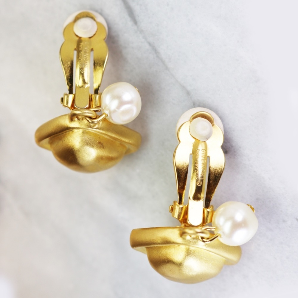 ⚜️ Vintage Givenchy Gold Pearl Drop Earrings ⚜️ - Picture 9 of 15